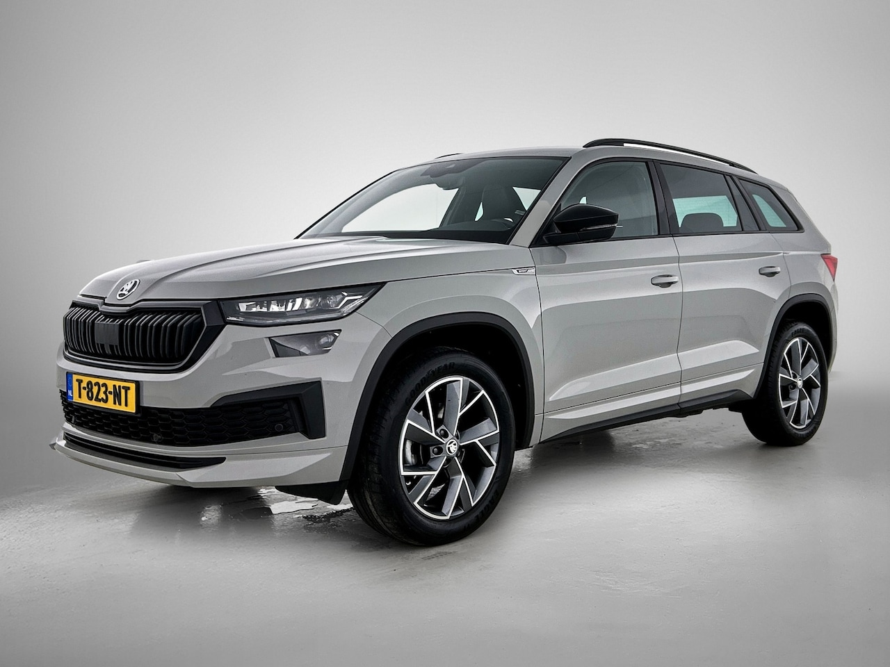 Skoda Kodiaq - 1.5 TSI Sportline Business | Trekhaak | Navi | Clima | 12 maanden BOVAG | - AutoWereld.nl