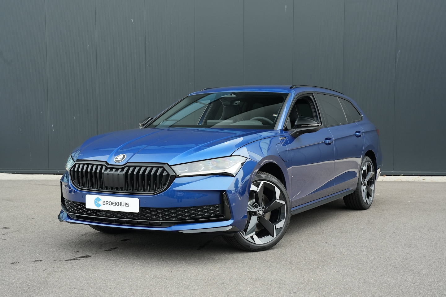 Skoda Superb Combi - Sportline Business | Achteruitrijcamera | Climatronic, elektronische airconditioning met 3 - AutoWereld.nl