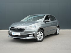 Skoda Fabia - Business Edition | Achteruitrijcamera | Chromen raamlijsten | Cruise control met speedlimi
