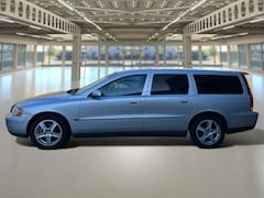 Volvo V70 - 2.4 Edition II Altijd 20 v70's op voorraad, Garantie, Dealer onderhoud, trekhaak, leder in