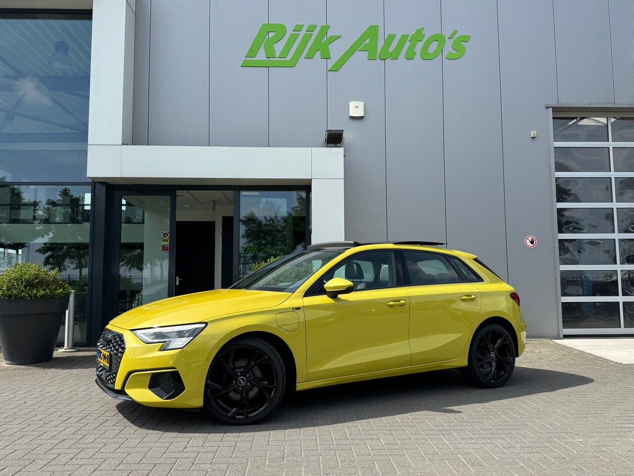 Audi A3 Sportback - 40 TFSIe S-edition * Pano * Matrix * Keyless * Head-up - AutoWereld.nl