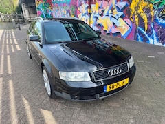 Audi A4 Avant - 2.0 Pro Line mooie auto 18 inch velgen navigatie airco geheel onderhouden boeken aanwezig