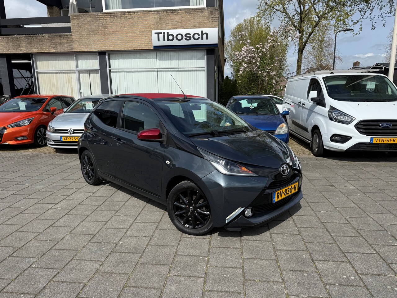 Toyota Aygo - 1.0 VVT-i x-pose 1.0 VVT-i x-pose,Open dak, Camera, Cruise, 66000 KM - AutoWereld.nl