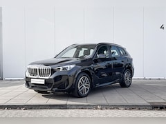 BMW X1 - sDrive18i M-Sport Parking Assistant / Adaptieve LED koplampen / Verwarmde Stoelen / 18 Inc