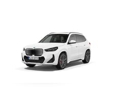 BMW iX1 - eDrive20 | M-Sport Pro | 20'' | Panorama. | Head-Up | Park. + Driv. Plus | Trekhaak | Driv