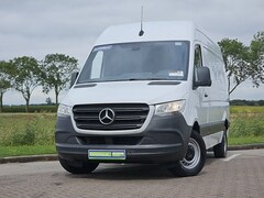 Mercedes-Benz Sprinter - 317 L2H2 RWD Automaat Airco Mbux Apple Carplay Camera Cruise Control 3 Zits Euro6 170 PK