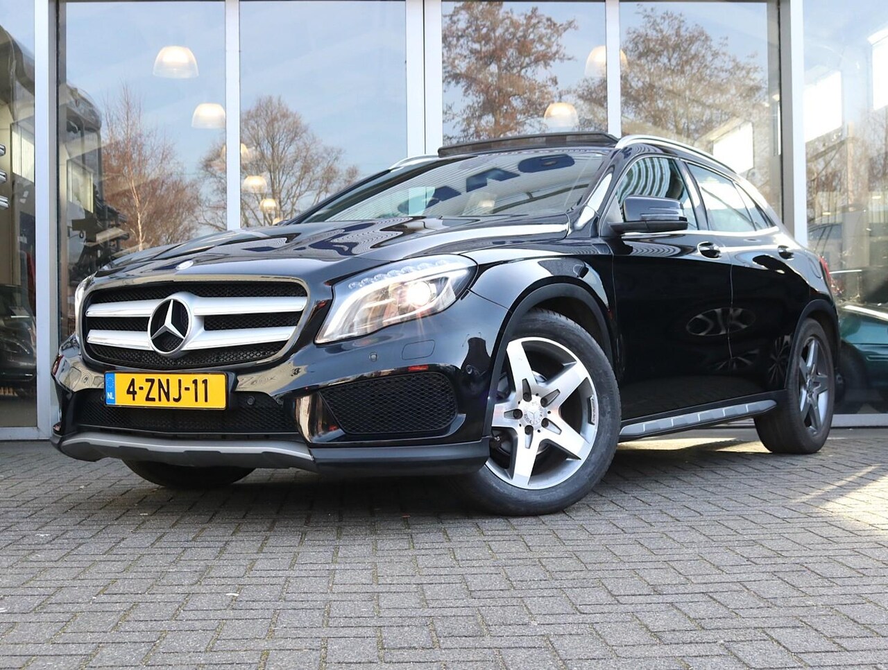 Mercedes-Benz GLA-Klasse - 200 AMG Line | Panoramadak - AutoWereld.nl