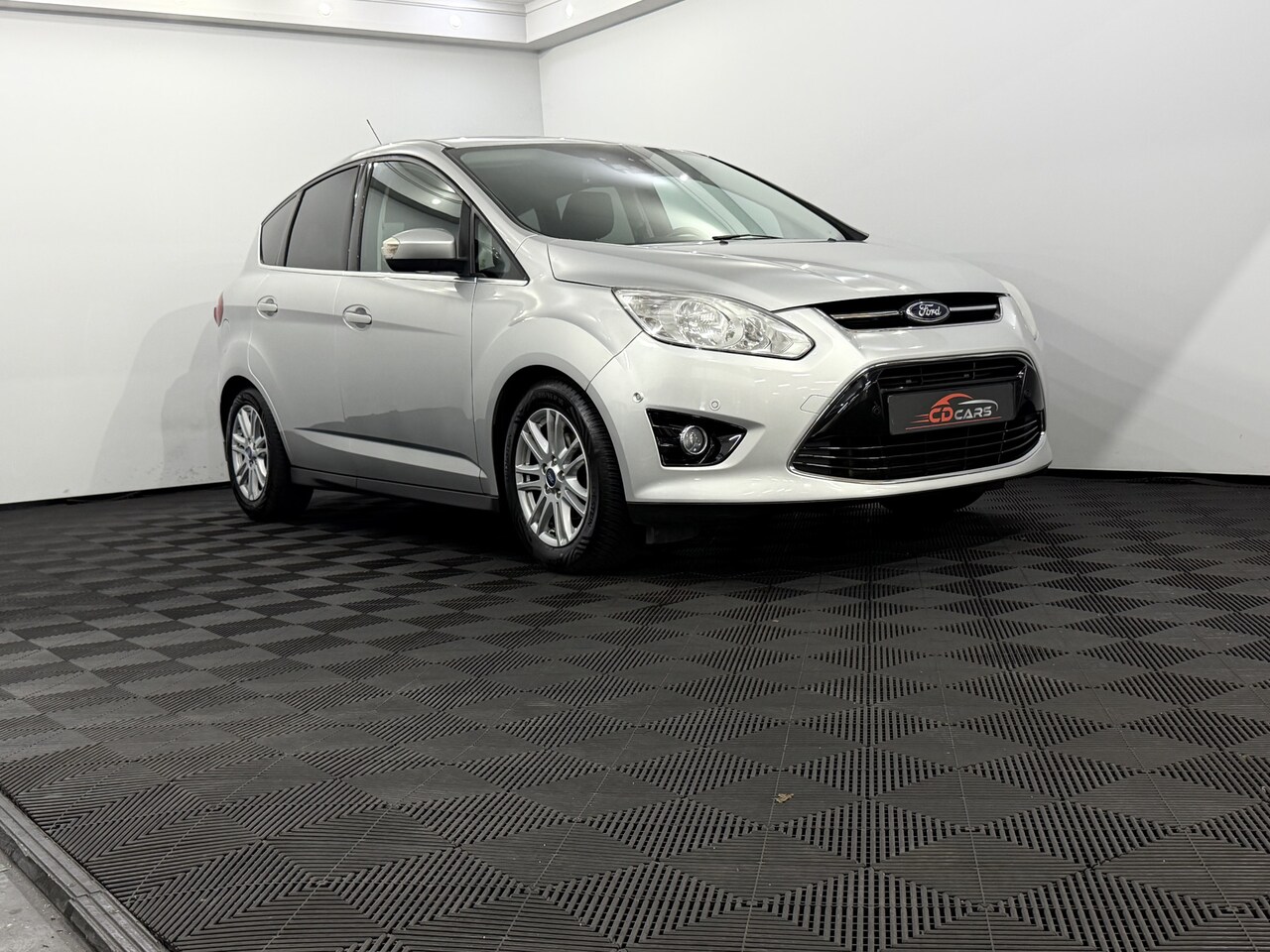 Ford C-Max - 1.0 Titanium Camera, Navi, Cruise control, Keyless start, Stoelverwarming, Lichtmetalen ve - AutoWereld.nl