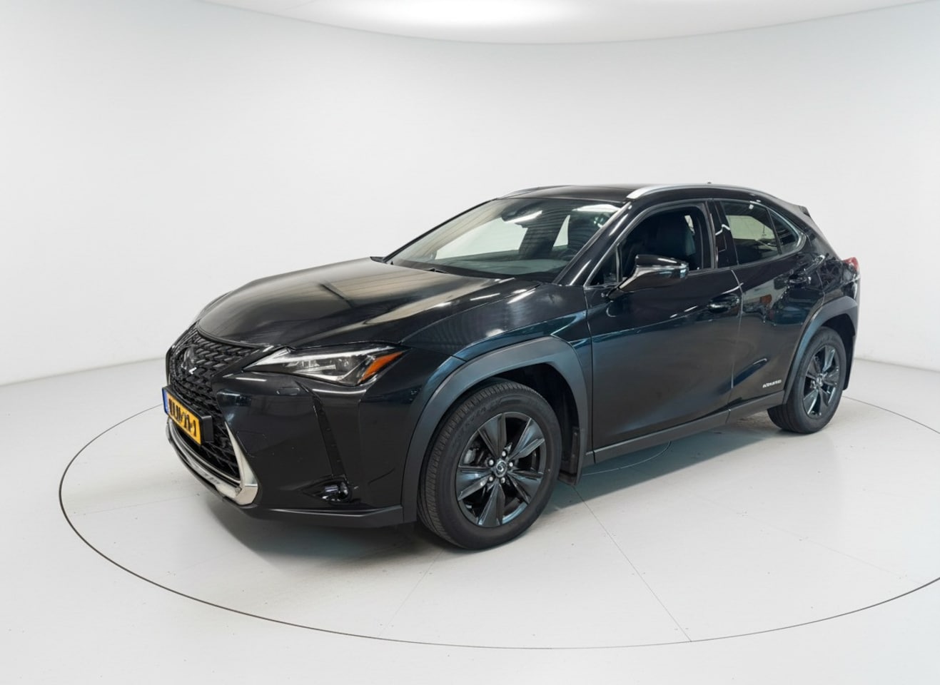 Lexus UX - 250h Luxury Line | Stoelverwarming | Carplay | Adaptive Cruise Control | - AutoWereld.nl