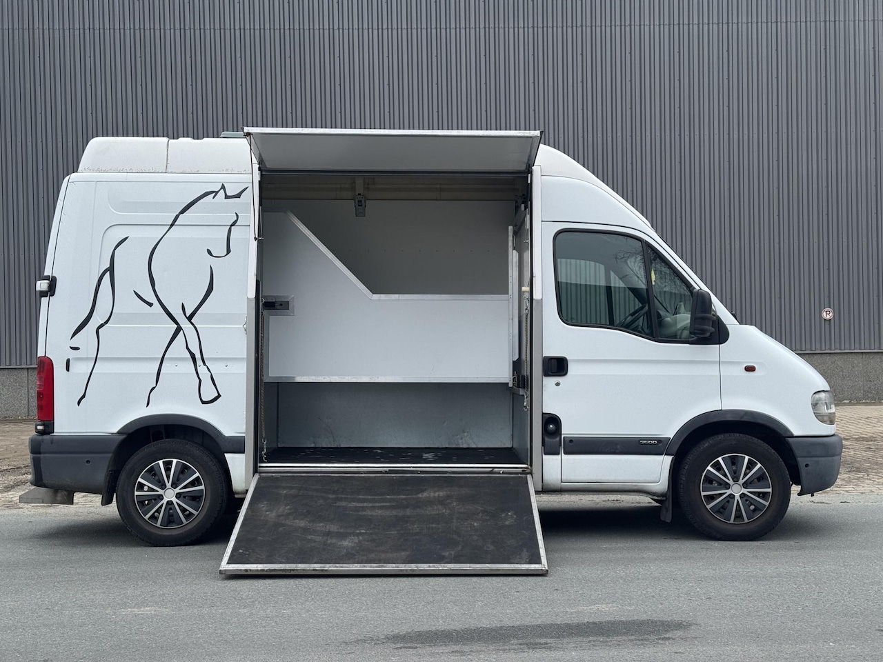 Opel Movano - 2.5 DTi L2H3 PAARDENBUS TOP STAAT - AutoWereld.nl