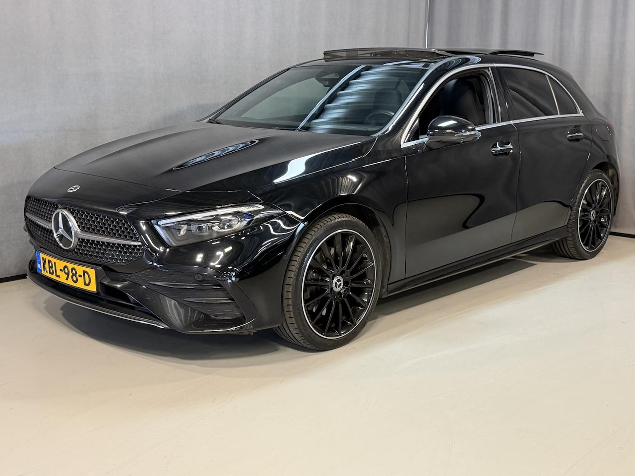 Mercedes-Benz A-klasse - 250 e AMG Line 19"/SOH 93%/Panoramadak/Head-up/Memory l+r/Stoel + stuurverwarming/Matrix L - AutoWereld.nl