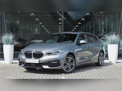 BMW 1-serie - 118i Executive Sport Line Automaat / Panoramadak / Sportstoelen / Comfort Access / Achteru