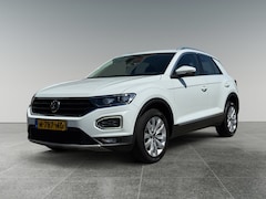 Volkswagen T-Roc - 1.5 150pk TSI Sport Winterpakket | Navigatie 'Discover Media' | Achteruitrijcamera (Rear V