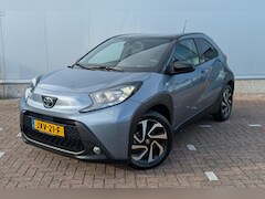 Toyota Aygo X - 1.0 VVT-i MT Pulse / Camera / Navigatie met Apple Carplay & Android Auto / Stoelverwarming