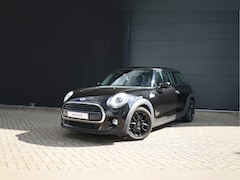 MINI 3-Deurs - 1.5 Cooper Serious Business | Parkeersensoren achter | Cruise Control | Navigatie | Comfor