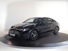 Mercedes-Benz CLA-Klasse - 200 Business Solution AMG 58 kWh | Panoramadak | Premium Pakket | Superscreen | Trekhaak |