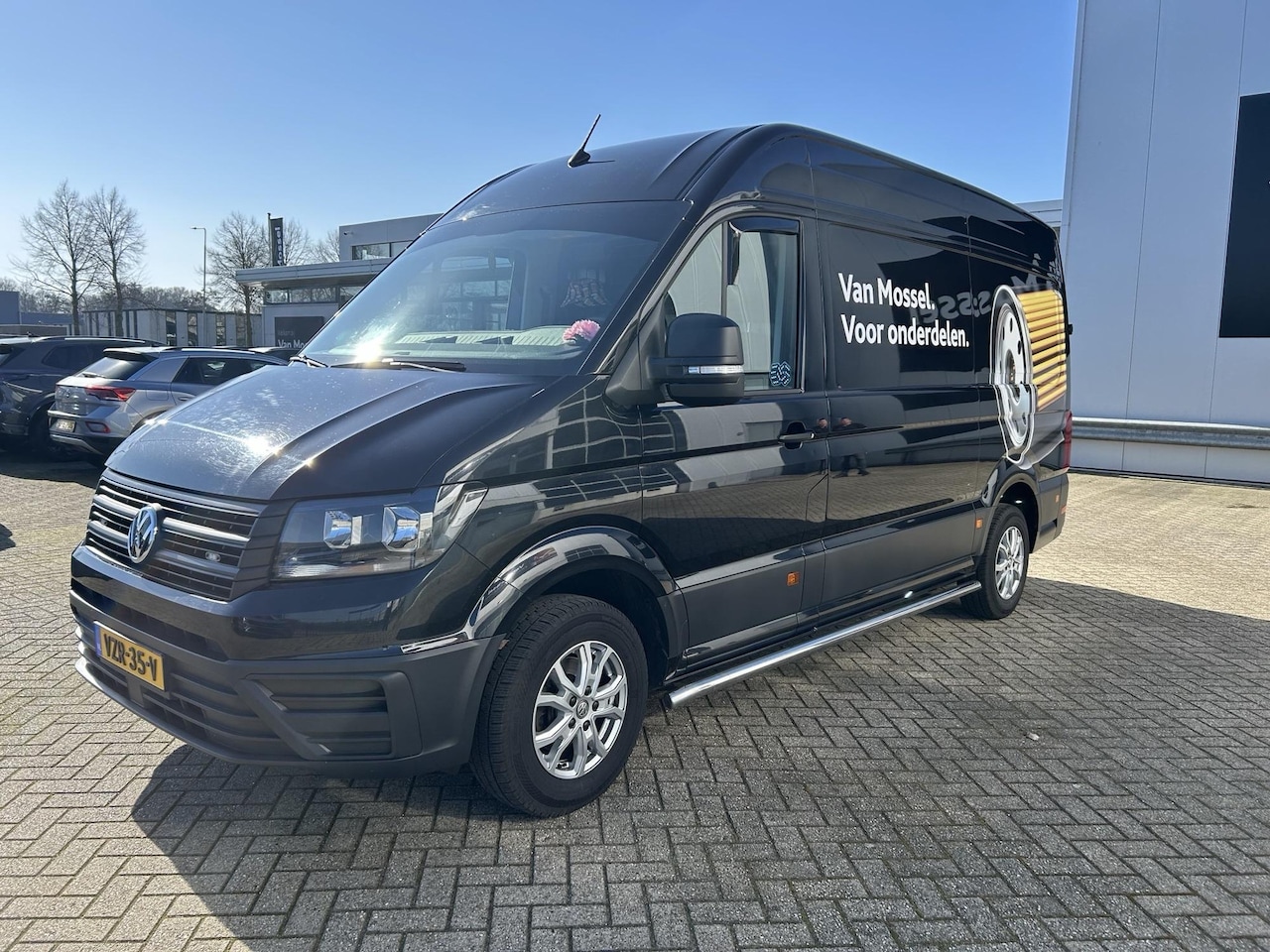 Volkswagen Crafter - 30 2.0 TDI L3H3 Trendline | Navigatie | Airco | Vloerplaat | Lat om lat | 16 Inch Velgen | - AutoWereld.nl