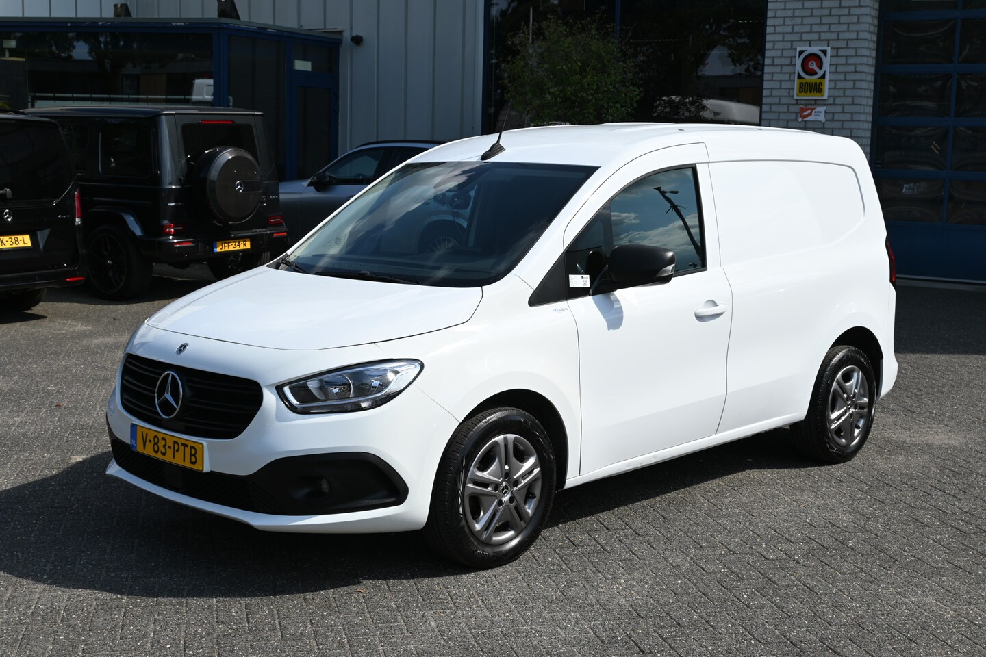 Mercedes-Benz Citan - 110 CDI L1 Pro 3 Zitplaatsen, Camera, Trekhaak - AutoWereld.nl