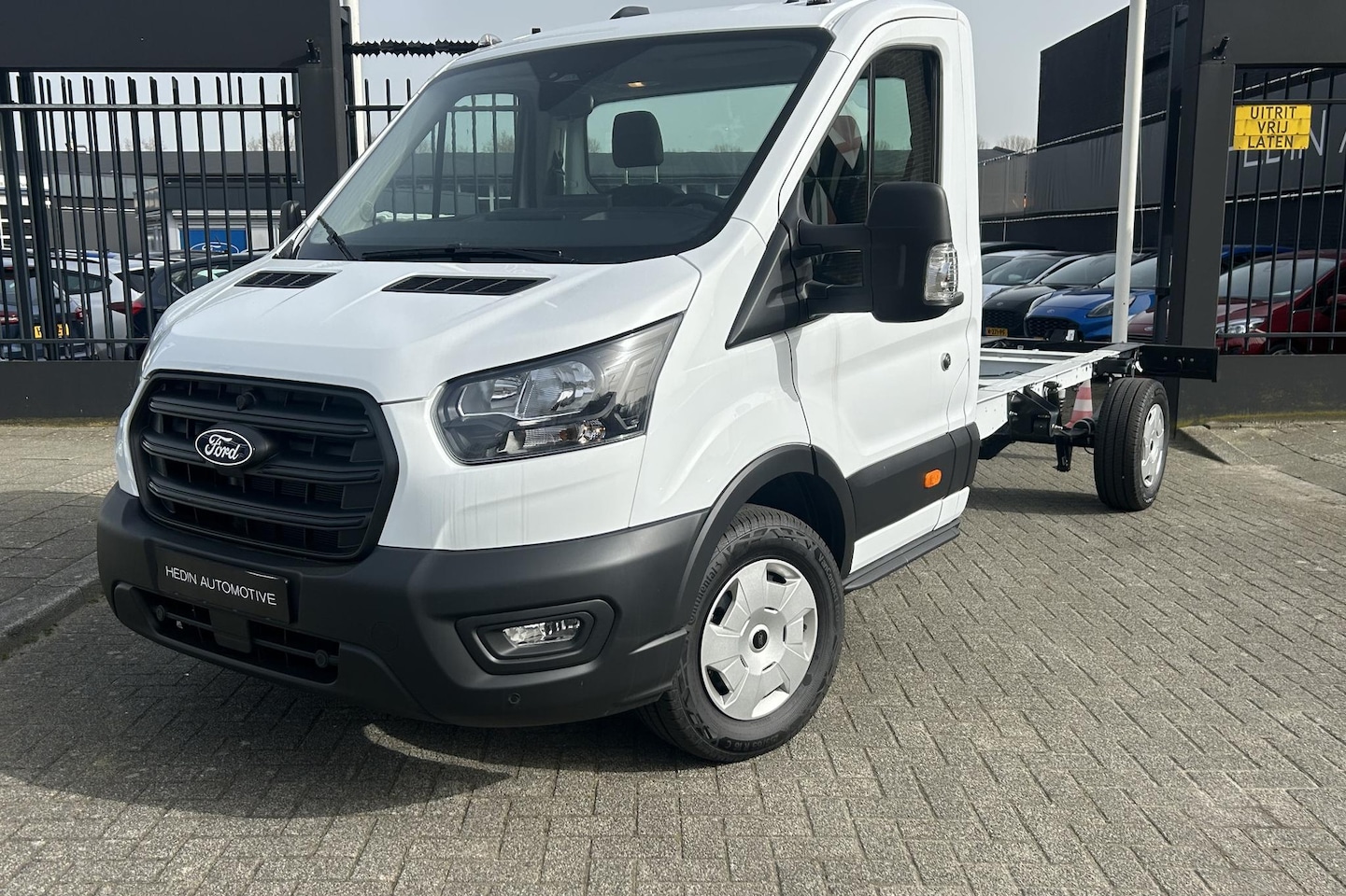 Ford Transit - 350 2.0 TDCI L4H1 Trend RWD Chassis Cabine diesel - uit voorraad leverbaar - AutoWereld.nl