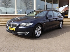 BMW 5-serie Touring - 528i 258 PK 6-CILINDER AUT. + LEDER | STOELVERW. | NAVIGATIE