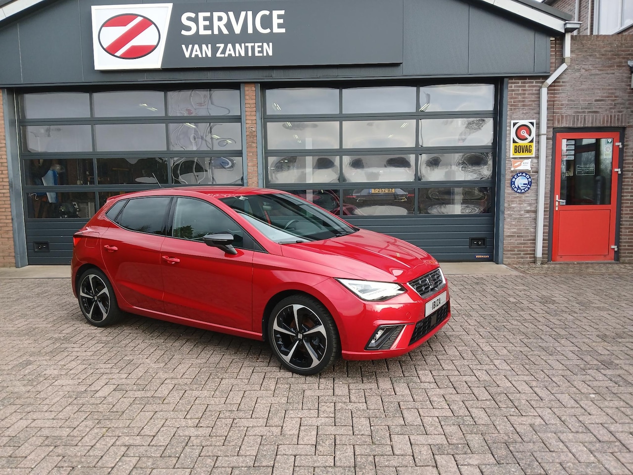 SEAT Ibiza - 1.0 TSI (110pk) FR Business Intense + 18 inch + Beats audio, etc. etc. - AutoWereld.nl