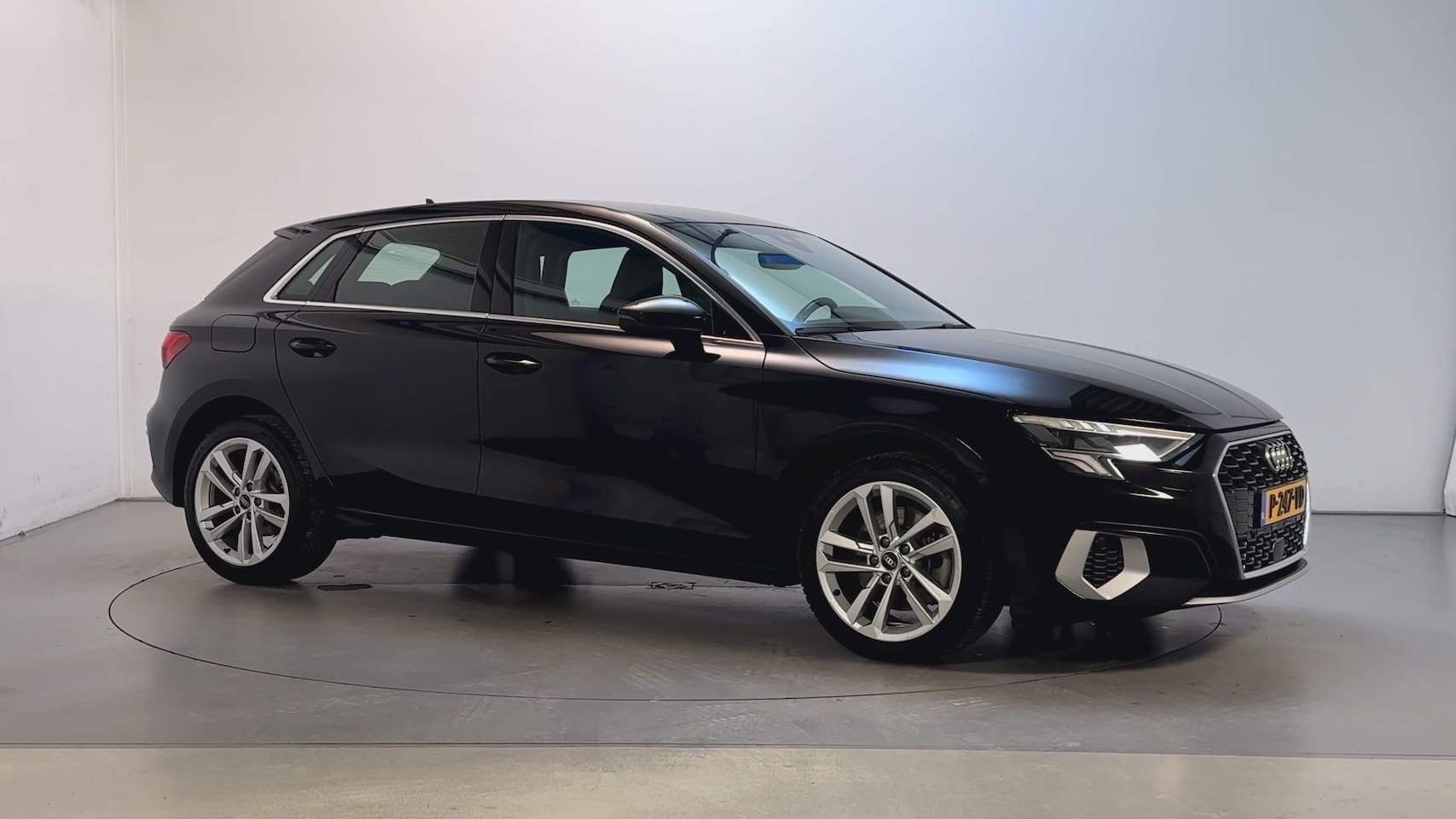 Audi A3 Sportback - 30 TFSI S-Tronic Business Edition Navigatie App-Connect DAB+ Navigatie Parkeersensoren - AutoWereld.nl