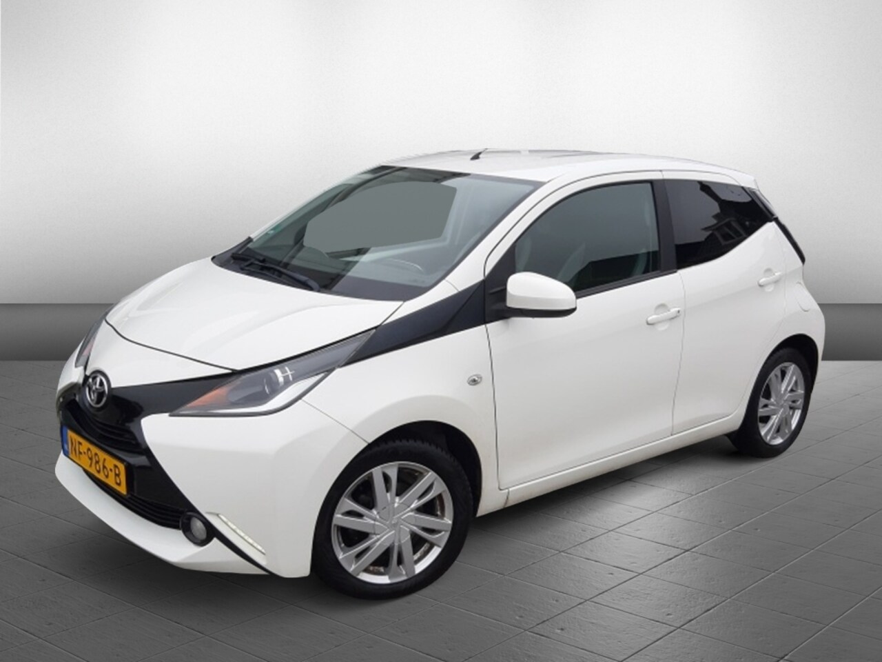 Toyota Aygo - 1.0 VVT-i x-sport 5 drs. Airco/Camera - AutoWereld.nl