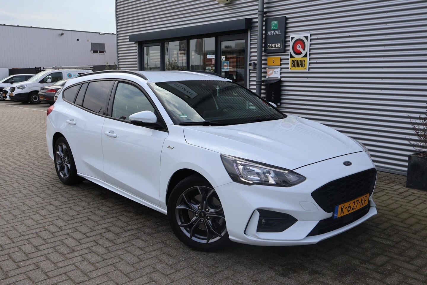 Ford Focus Wagon - 1.0 ST Line Business 1e Eigenaar | Volledig Onderh | NAP | BTW | Winterpack | Camera | Nav - AutoWereld.nl