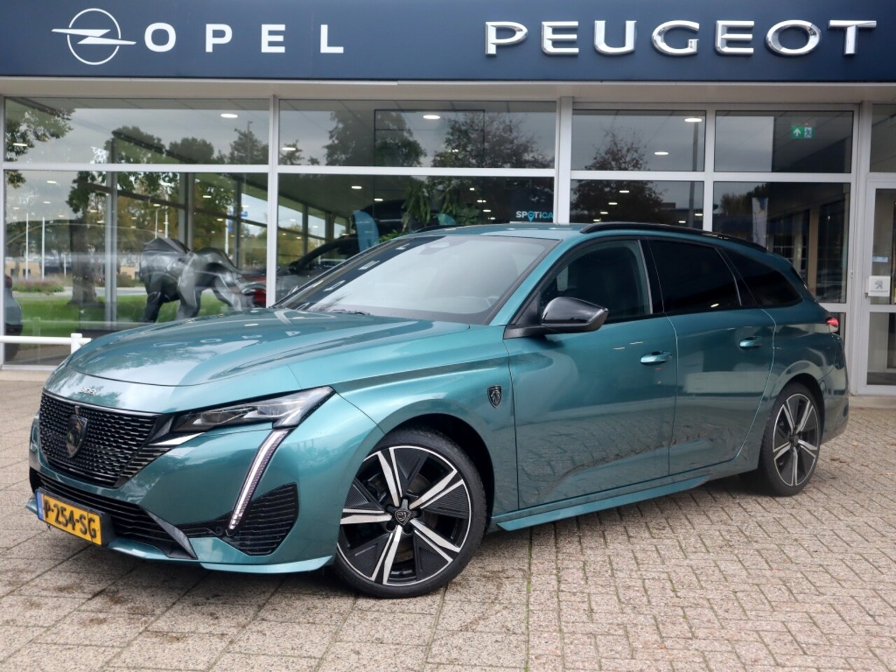 Peugeot 308 SW - GT PureTech 130PK EAT8 Automaat, Rijklaarprijs, Navigatie Camera - AutoWereld.nl