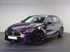 BMW 1-serie - 120 M Sport Automaat / Sportstoelen / Achteruitrijcamera / M Adaptief onderstel / Comfort
