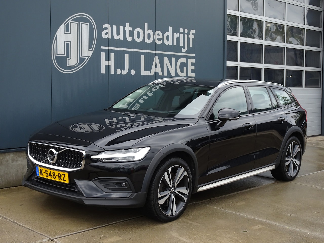 Volvo V60 Cross Country - 2.0 B5 AWD Ultimate 2.0 B5 AWD Ultimate - AutoWereld.nl