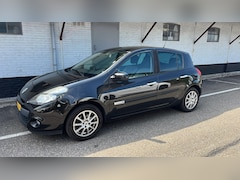 Renault Clio - 1.5 dCi Parisienne / CLIMA / NAVI