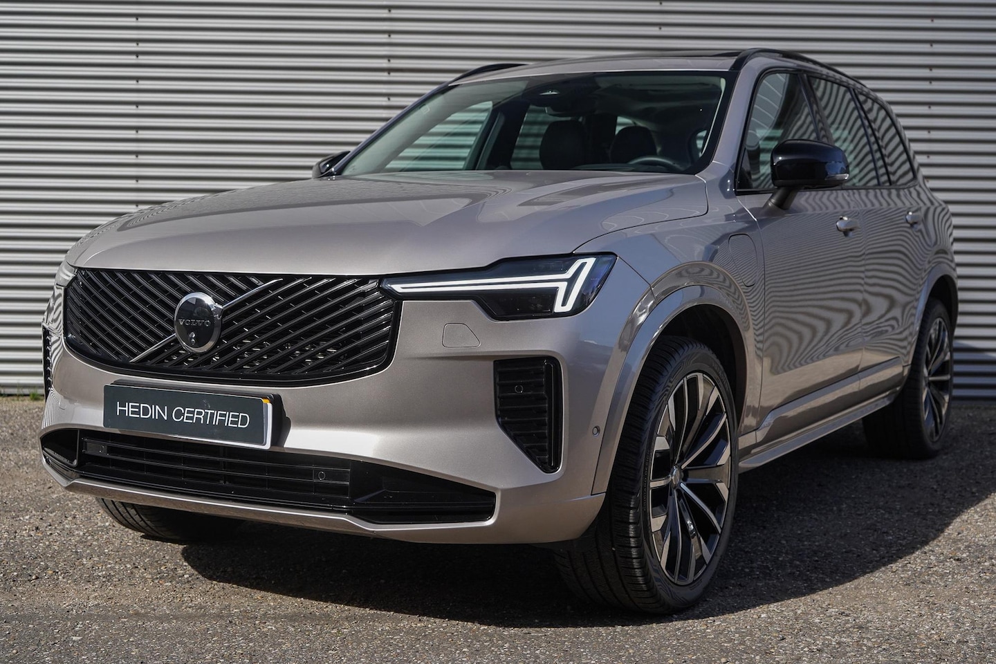 Volvo XC90 - T8 Plug-in hybrid AWD Ultra Dark | Luchtvering | Head-up | 360 Camera | 21 inch | Stoelven - AutoWereld.nl