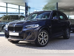 BMW X3 - xDrive30e M Sport Automaat / Trekhaak / Sportstoelen / Achteruitrijcamera / Adaptieve LED