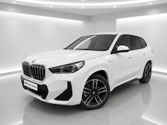 BMW iX1 - xDrive30 67 kWh | M-Sport | SOH 97, 5% | Stoel/- stuurverwarming | Trekhaak | Driving Assi