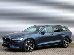 Volvo V60 - 2.0 T6 Plug-in hybrid AWD Core Business Edition / Automaat / 360* camera / 19" velgen / Ha