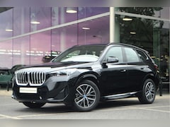 BMW X1 - xDrive25e M Sport Automaat / Sportstoelen / Achteruitrijcamera / M Adaptief onderstel / Ad