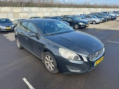 Volvo S60 - 1.6 T4 Kinetic | Leder | Cruise | Climate | Navi | PDC |