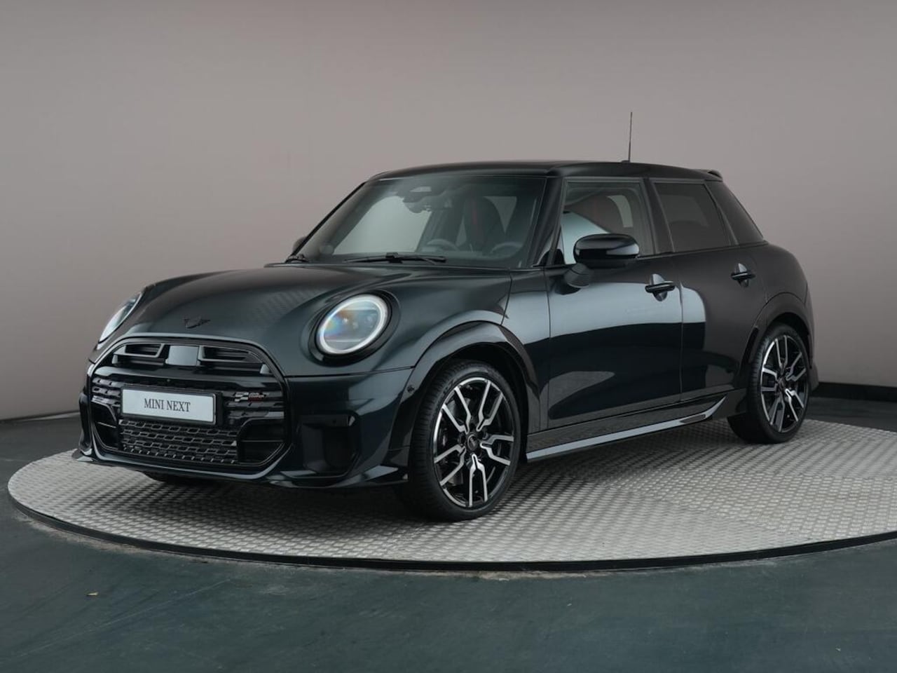 MINI 5-Deurs - 2.0 Cooper S John Cooper Works XL - AutoWereld.nl