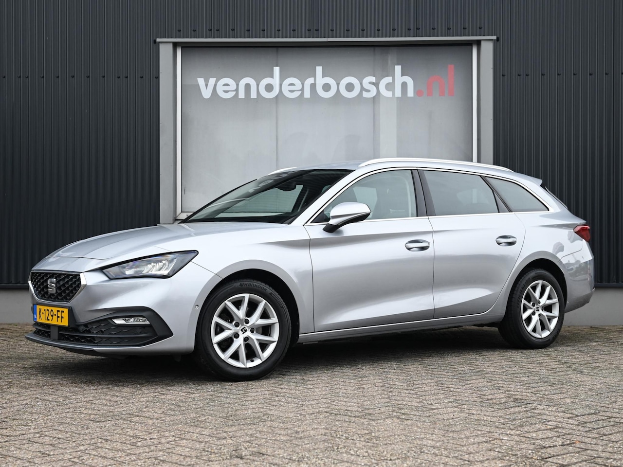 SEAT Leon Sportstourer - 1.5 TSI Style Launch Edition 131pk | CarPlay | Camera | LED | Adaptive Cruise Control - AutoWereld.nl