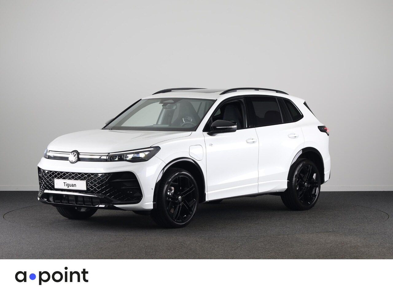 Volkswagen Tiguan - R-Line Edition 1.5 eHybrid 150 kW / 204 PK SUV 6 v Panoramadak | Stoelverwarming | Trekhaa - AutoWereld.nl
