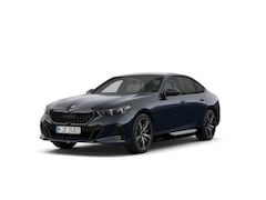 BMW 5-serie - Sedan 550e xDrive | M Sportpakket Pro | Innovation Pack | Travel Pack | Comfort Pack | Tre