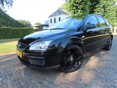 Ford Focus - 1.6-16V Champion Airco Cruisecontrol 18 Ich ST Velgen 5 Drs *Apk t/m 1-7-2027