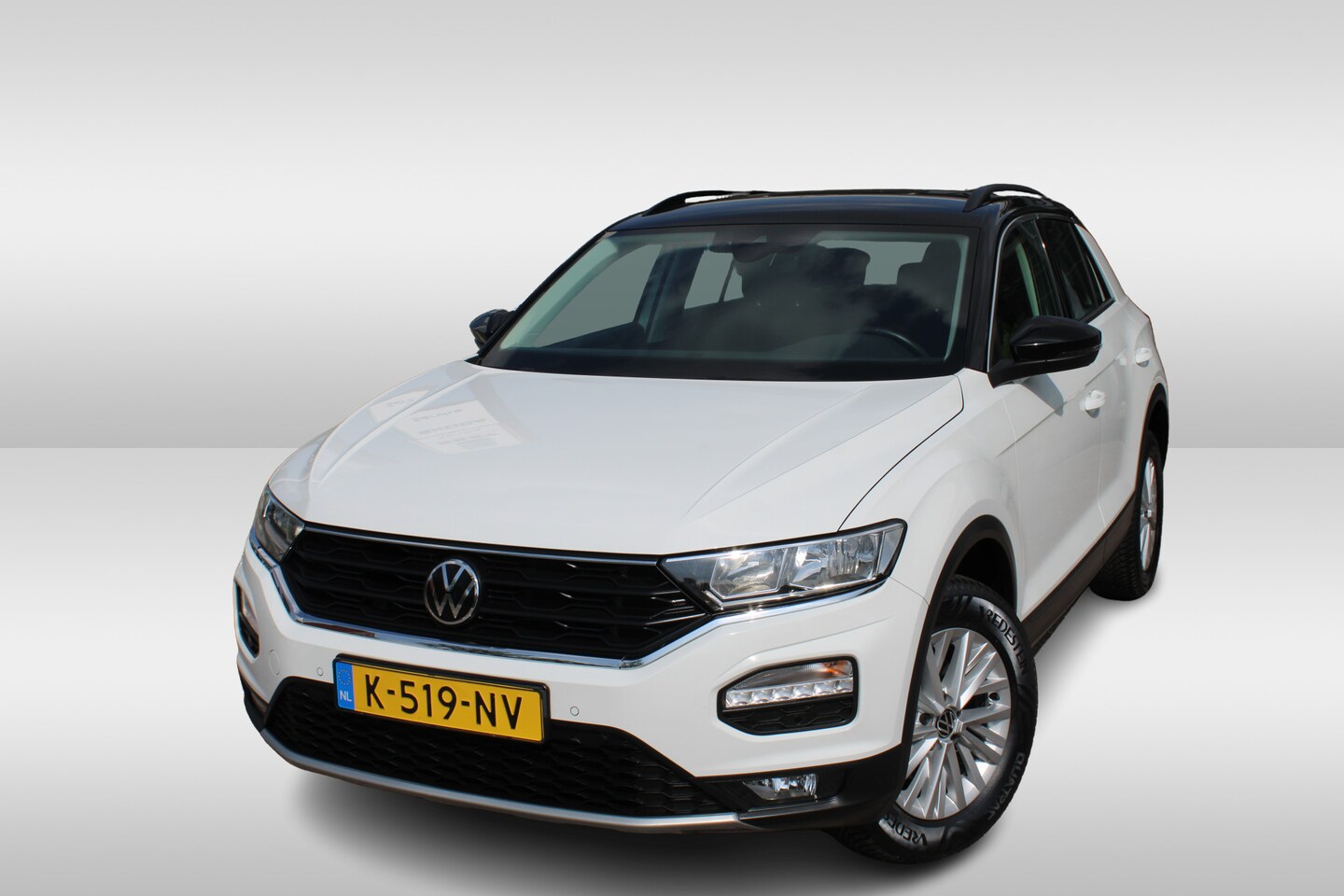 Volkswagen T-Roc - 1.5 TSI 150pk Style DSG Automaat / Navigatie by APP / Parkeersensoren / Elek. achterklep / - AutoWereld.nl