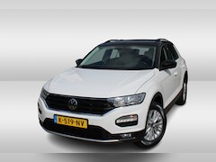 Volkswagen T-Roc - 1.5 TSI 150pk Style DSG Automaat / Navigatie by APP / Parkeersensoren / Elek. achterklep /