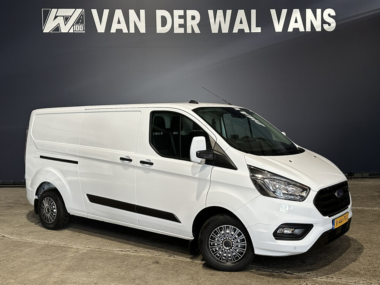 Ford Transit Custom - 2.0 TDCI L2H1 Euro6 Airco | Camera | Navigatie | Apple Carplay | Cruisecontrol | LED Andro - AutoWereld.nl