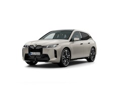 BMW iX - xDrive45 101 kWh M Sport Pro | Luchtvering | Sky Lounge Panoramadak | Soft Close | Innovat