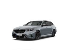 BMW 5-serie Touring - M5 M Driver's Pack | Panoramadak | Trekhaak | Carbon Fibre | M Compound remsysteem Schwarz