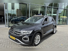 Volkswagen T-Roc - 1.0 TSI Style | Panoramadak | Navigatie | Camera | Adaptive Cruise Control