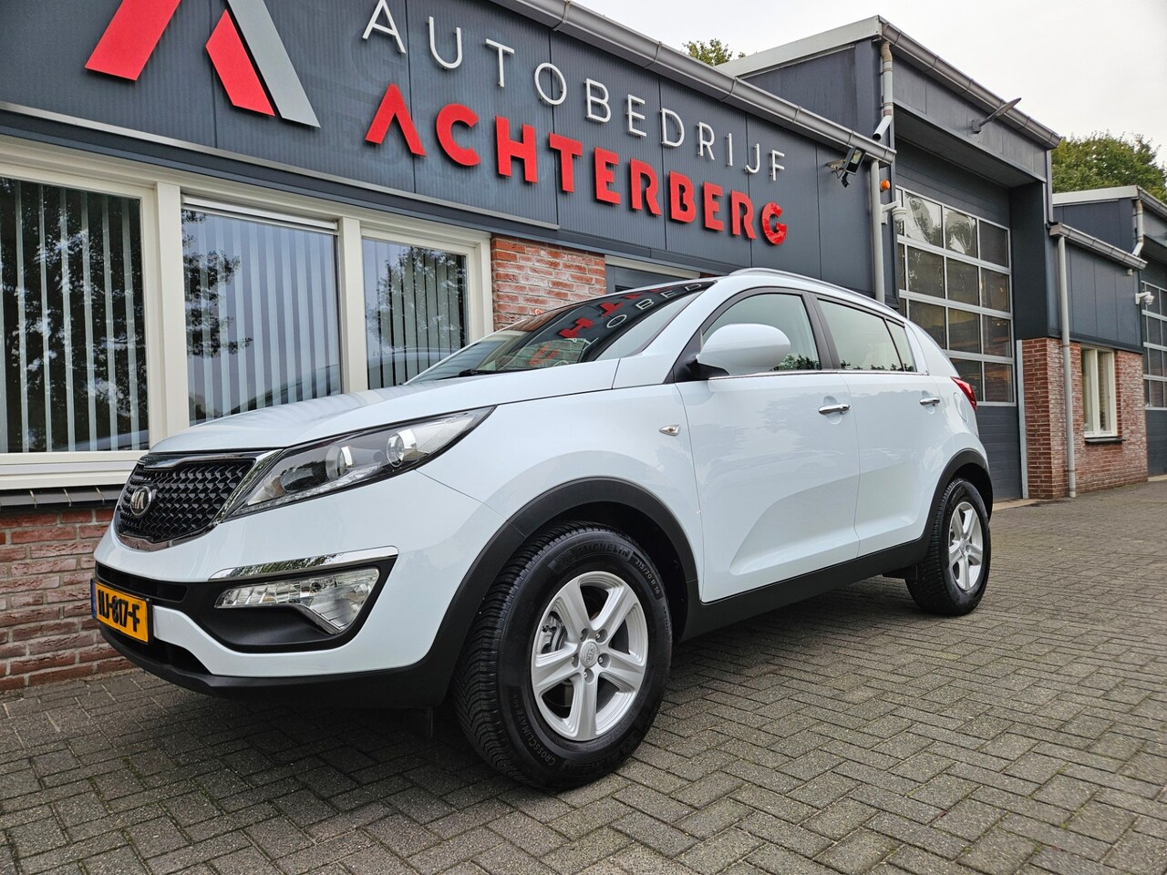 Kia Sportage - 1.6 GDI X-treme ComfortLine Trekhaak! Camera! Airco/Clima! Nette Auto! Dealer Onderhouden! - AutoWereld.nl